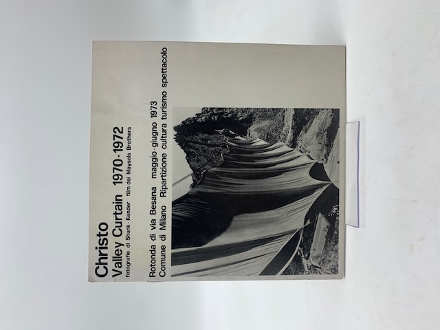 Christo. Valley Curtain 1970-1972. Rotonda di via Besana, Milano, maggio-giugno 1973
